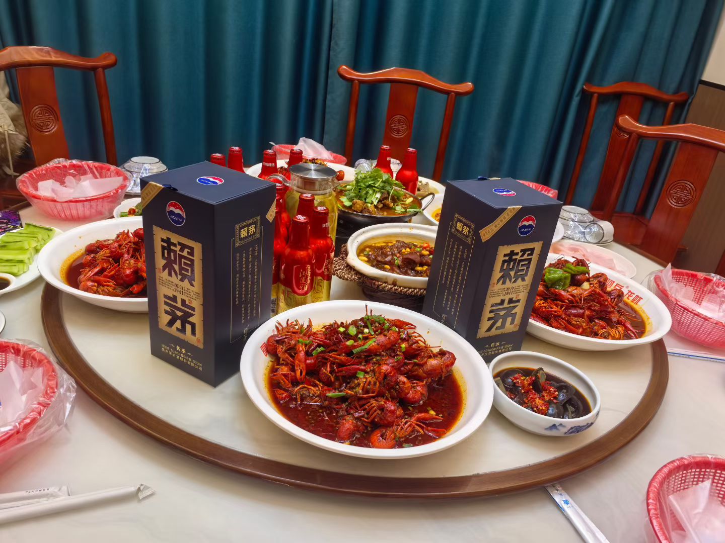 配图